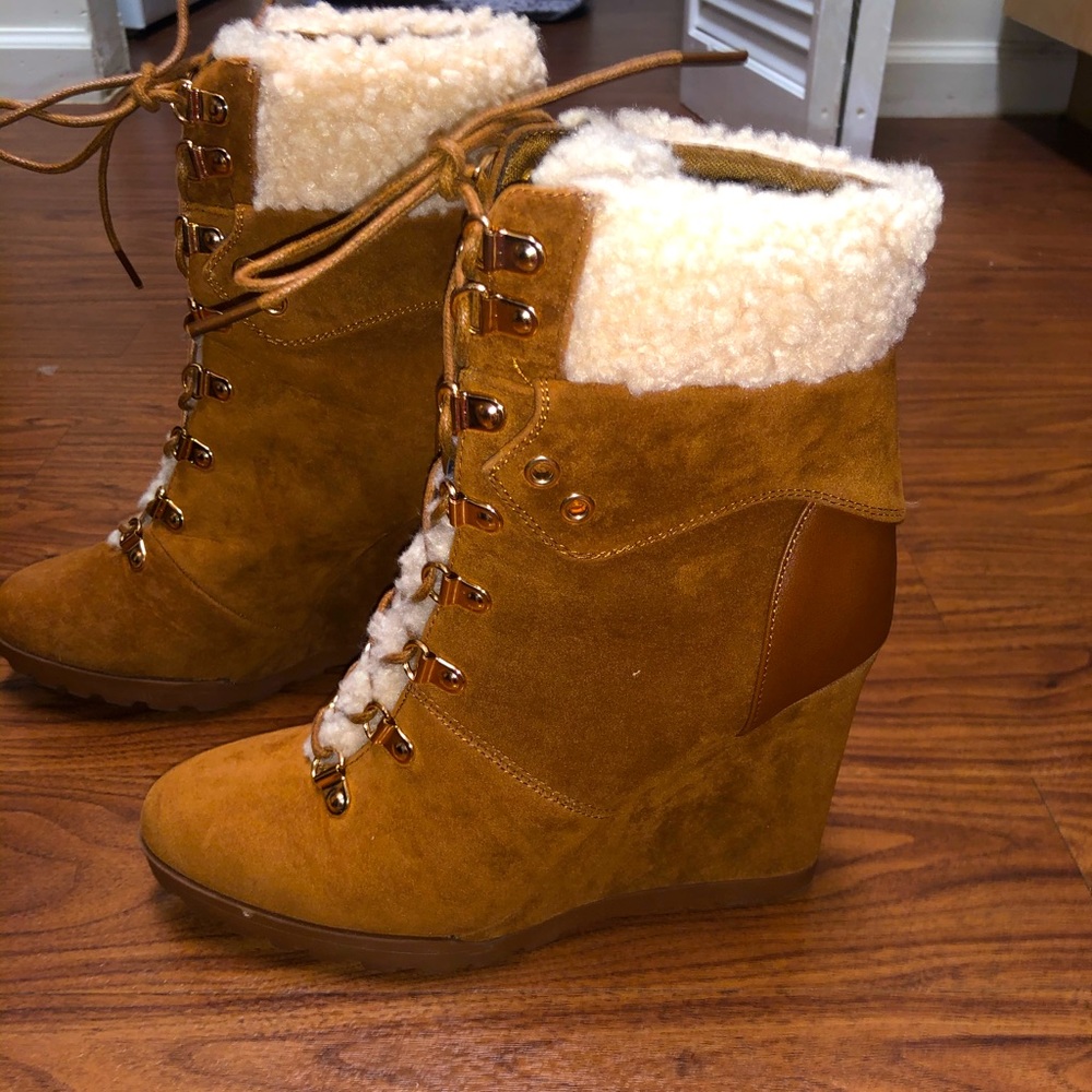 Faux shearling wedge lace up booties size 8